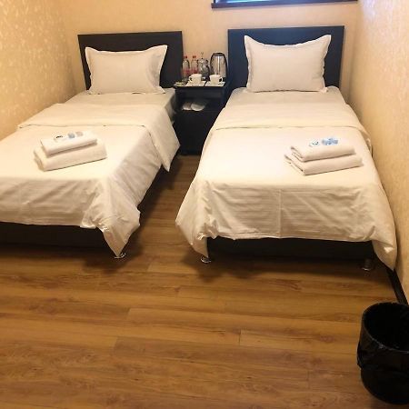 Hayot Hostel Tashkent Esterno foto