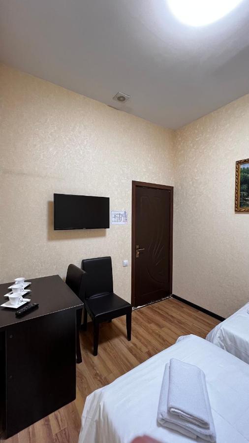 Hayot Hostel Tashkent Esterno foto